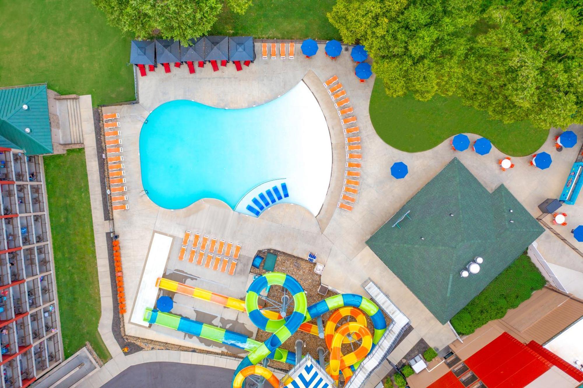 Country Cascades Waterpark Resort Пиджен Фордж Екстериор снимка