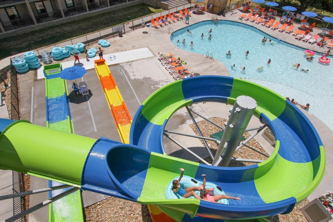 Country Cascades Waterpark Resort Пиджен Фордж Екстериор снимка